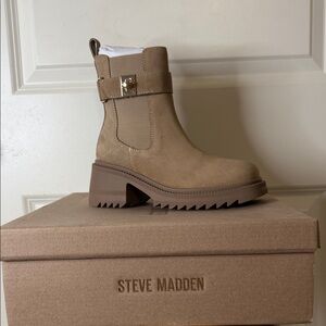 Steve Madden Tan Ankle Boots with Gold Buckle